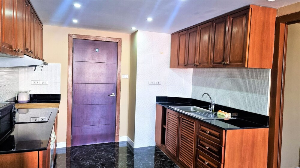 Spacious 2-bedroom Family Condo With Pool View 10th Floor, Angket Hip Residenc