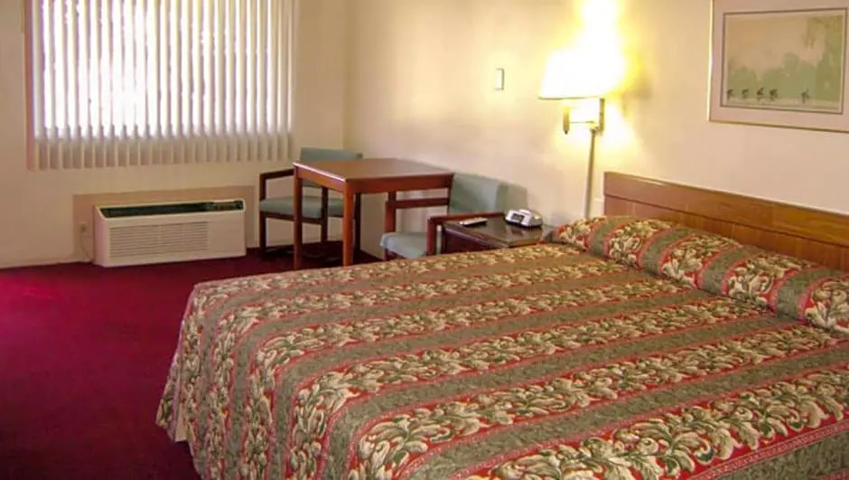 Tiffin Motel