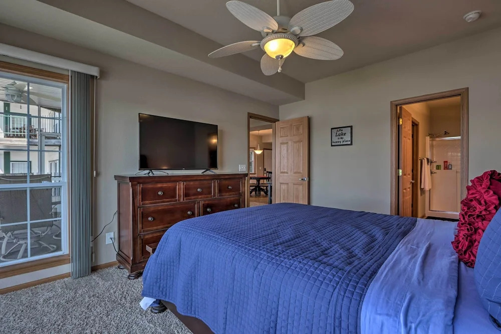 Lake-view Pool + Boat Slip! Ozarks Condo