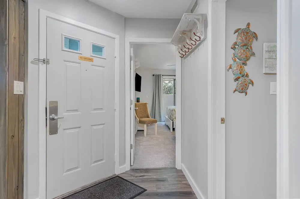 Completely remodeled and open 18C Richmond Park villa
