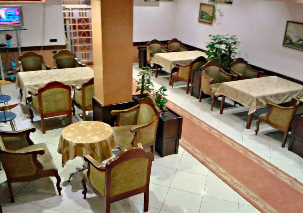Meg Klaus Hotel