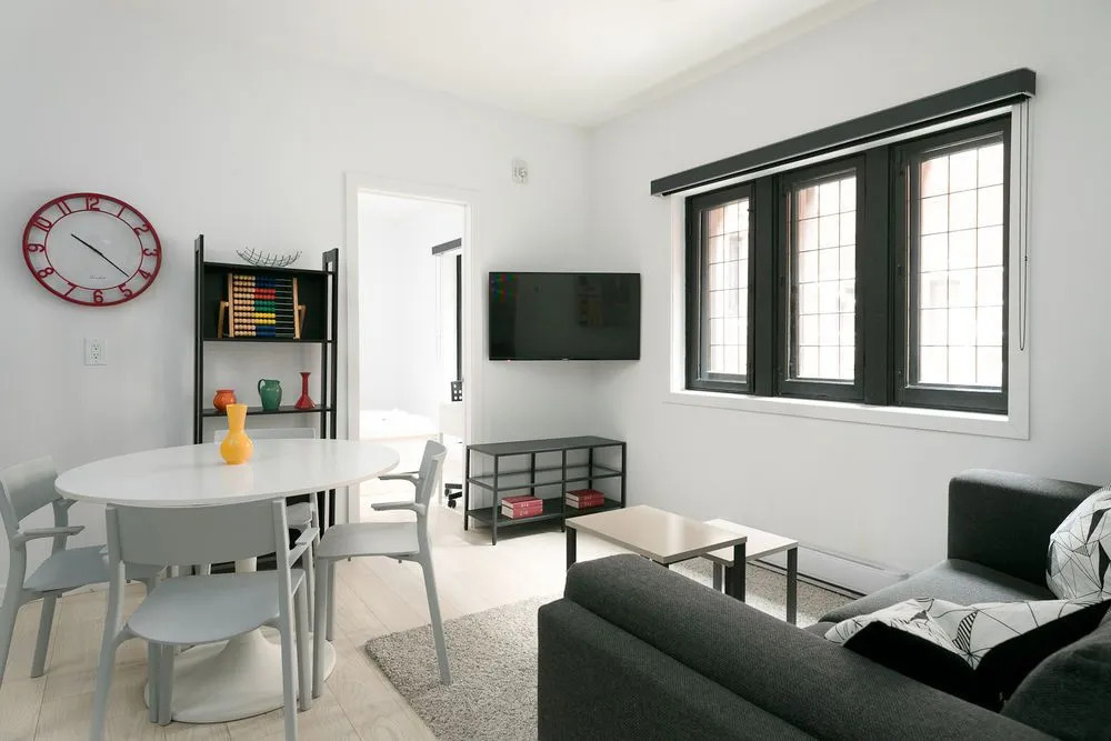 Colorful 2br In Downtown Mtl By Sonder