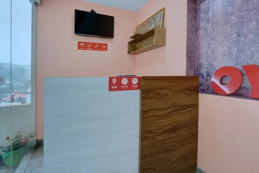 Oyo 27753 Kasa Luxury Inn