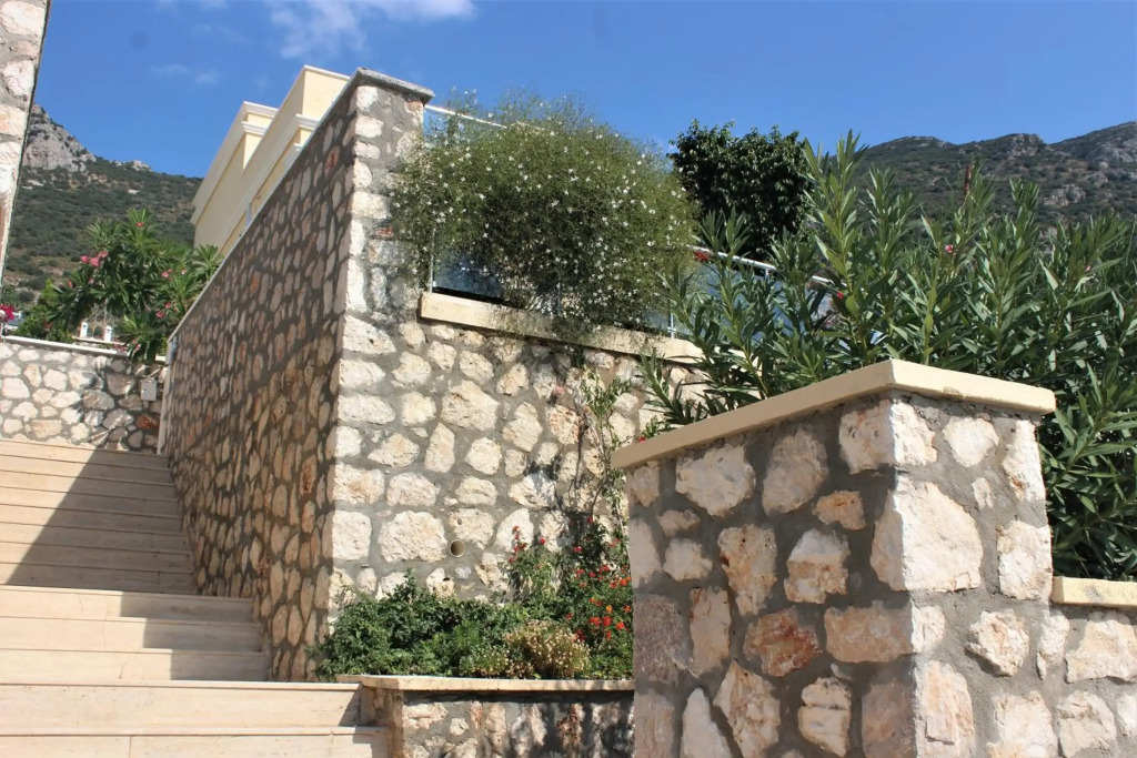 Villa Yakamoz