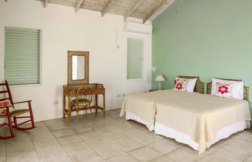 Zephyr Hill - 4 bedroom Villa with awe inspiring views 4 Villa by RedAwning