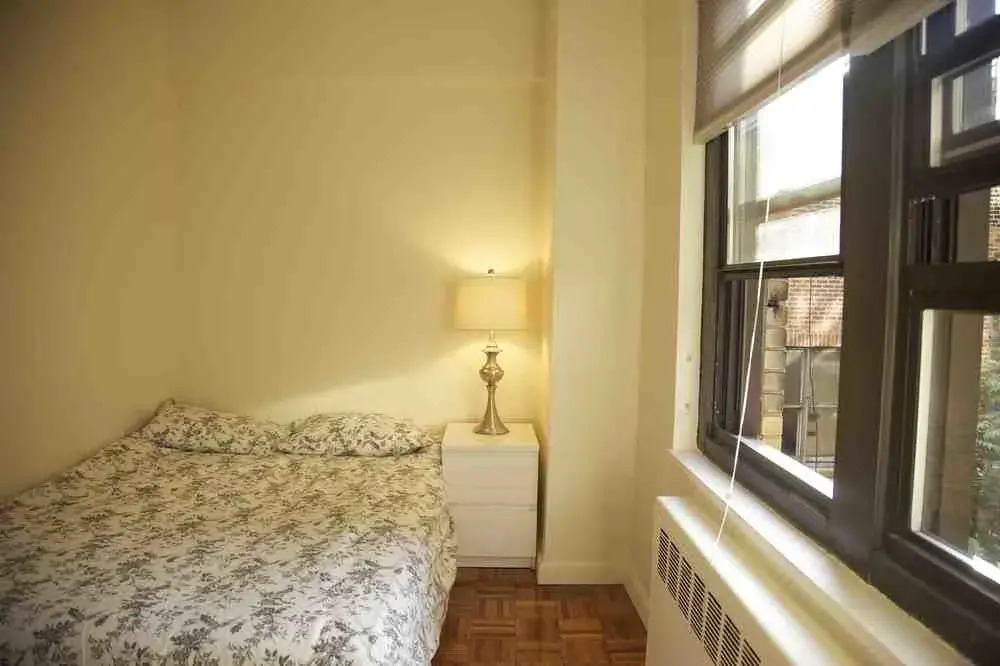 2 Bedroom Apt on 12 street Best Location