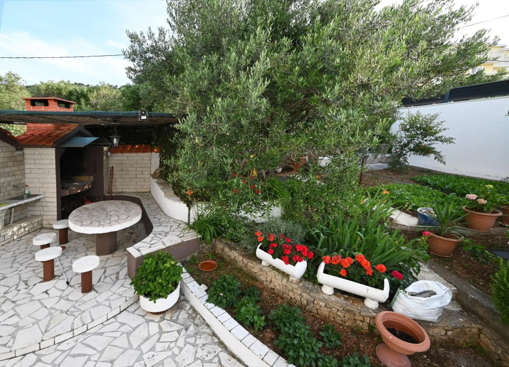 Mihovilovic - 50 m from beach - A2(6+1)