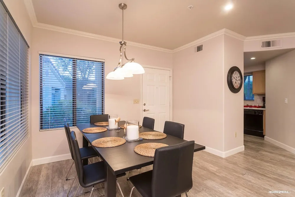 Home Suite Home 3 BR by Casago