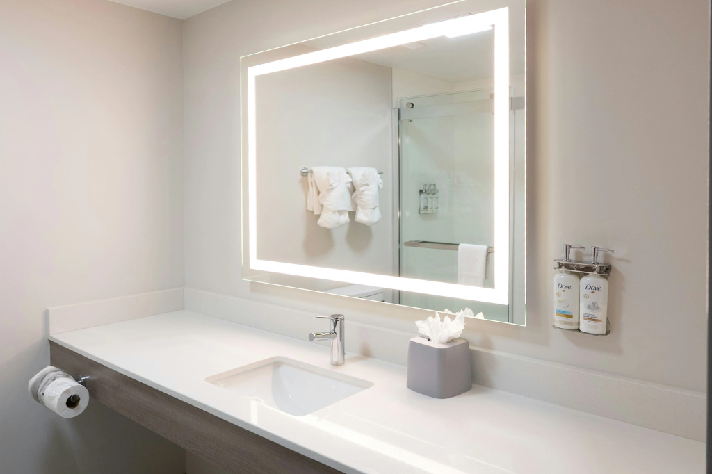 Holiday Inn Express Hotel & Suites Mt. Holly by IHG