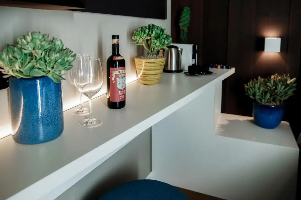 AMA 18 Suites by "The House Of Travelers"