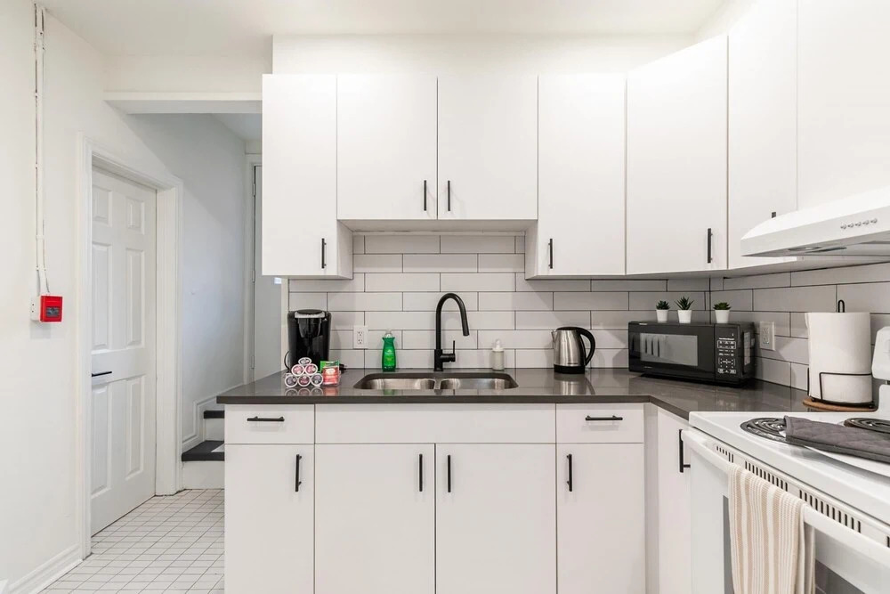 Warm Cozy 2 Bedroom Apartment w Netflix