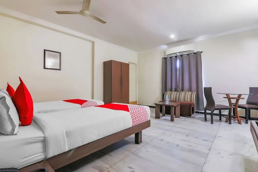 Oyo 42638 Hotel Planet Grande