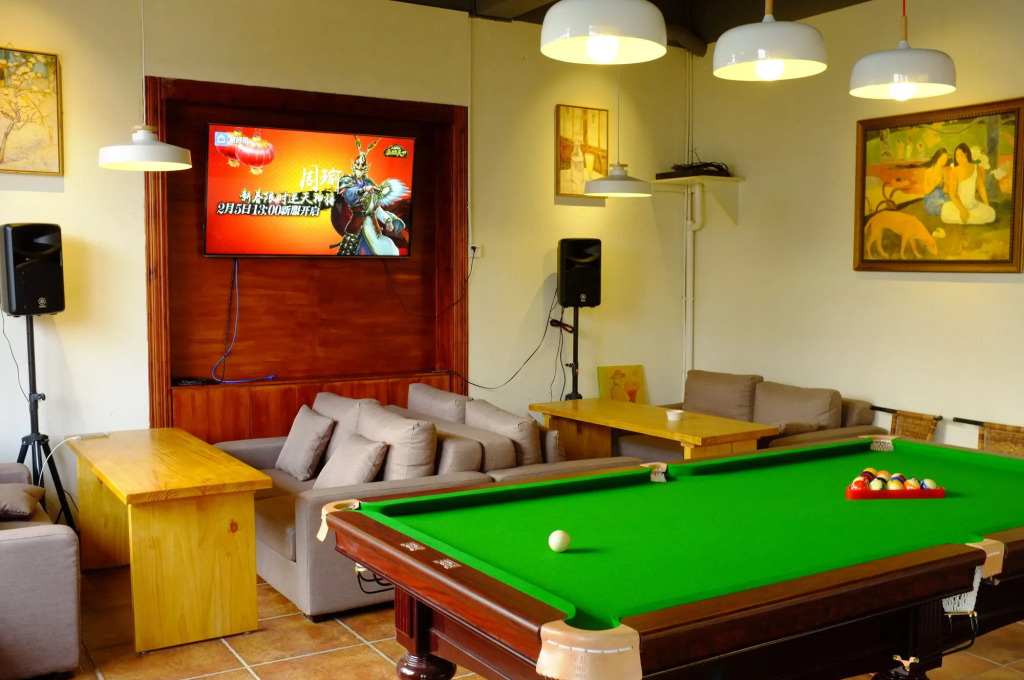 Yangshuo Edens Social Guesthouse - cozy garden courtyard & fresh craft coffee & night beers & outdoor activities