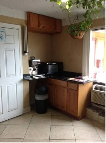 Interstate Inn Express