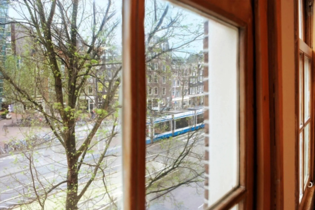 Railway to Amsterdam Center Apartment