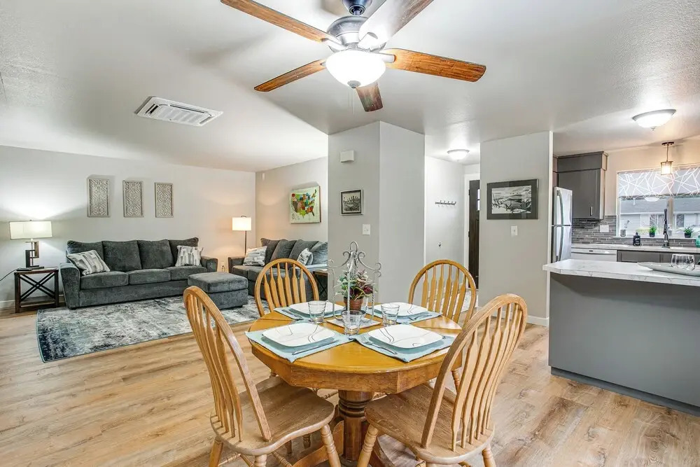 Updated Duplex Home < 1 Mi to Downtown Enumclaw!