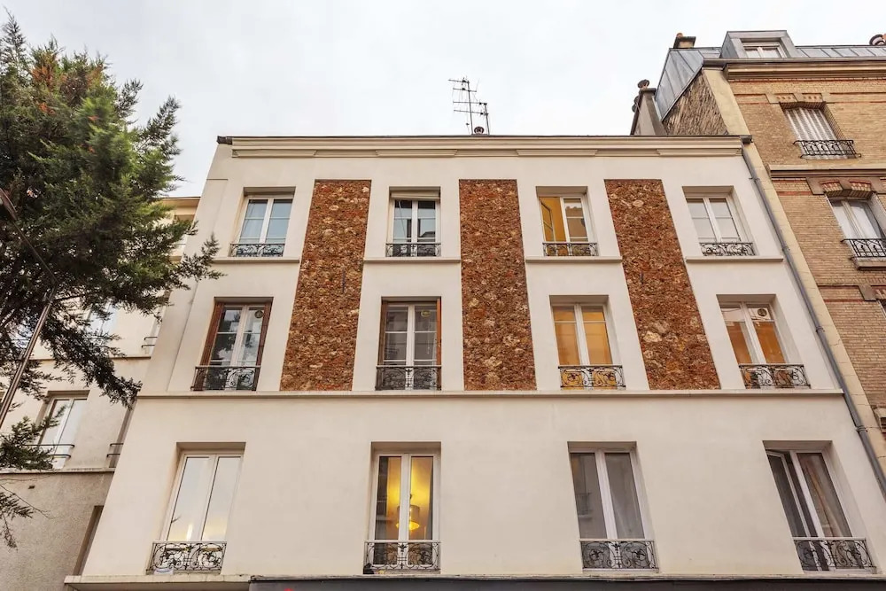 Modern and Intimate Apartment 2 Mins From the Metro
