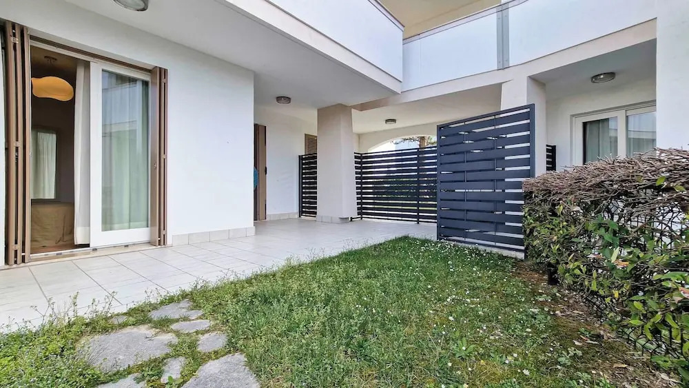 Lovely Apartment Overlooking the Pool in Bibione