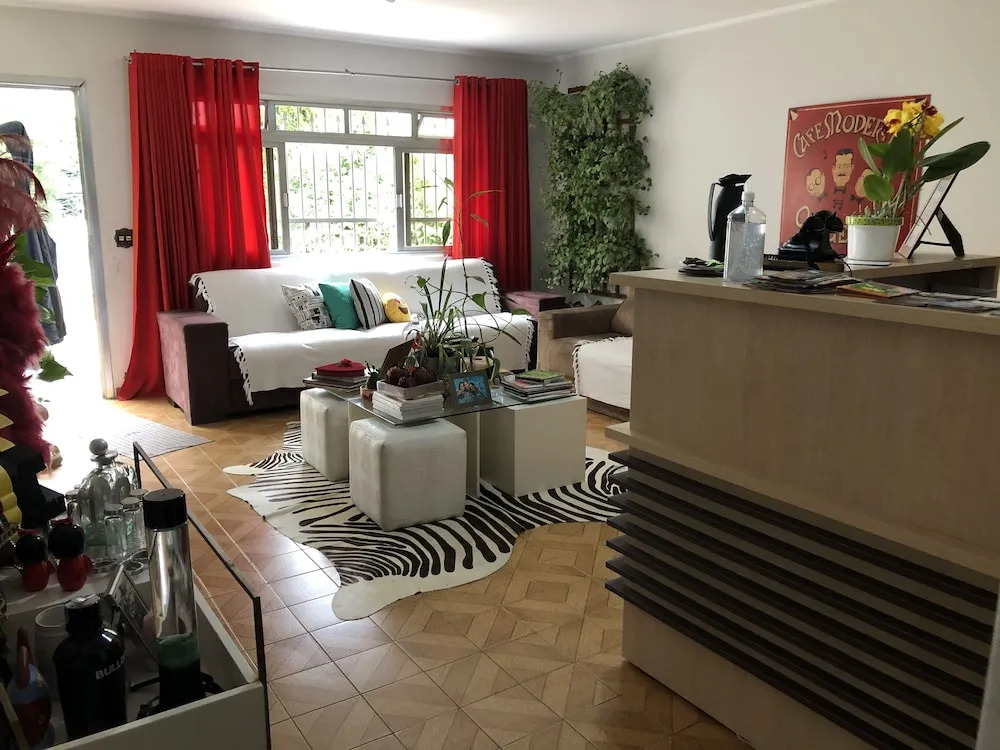 LIA Travel Inn