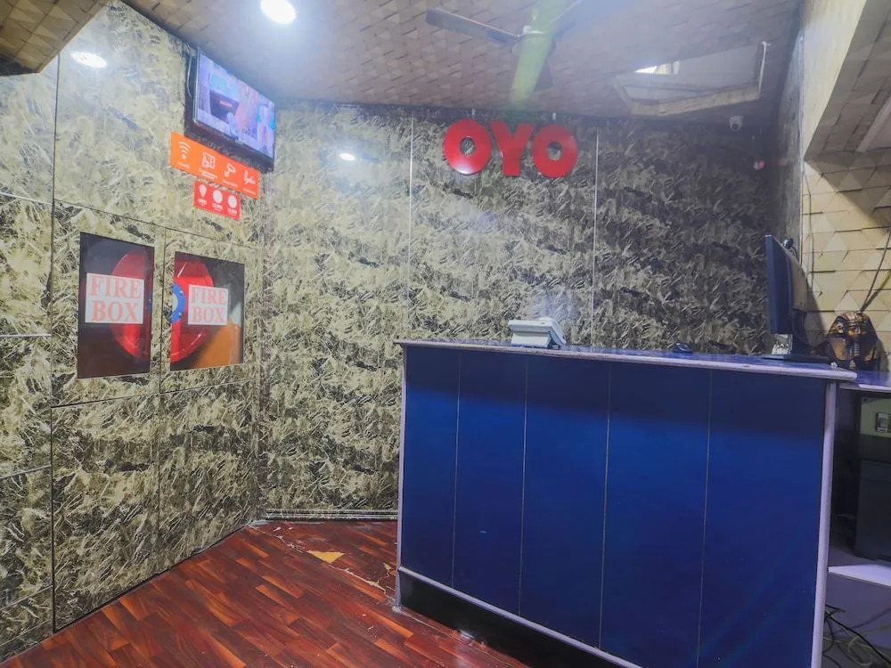 OYO 23373 Hotel Midline