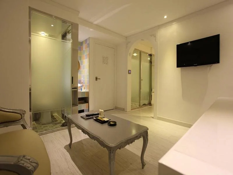 Yes Hotel