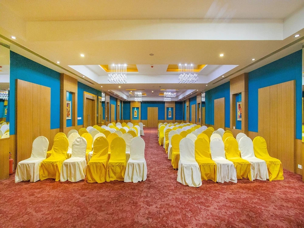 Capital O 15186 Sahar Pavillion
