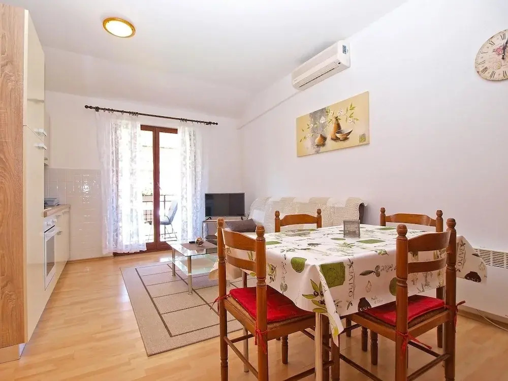 Apartment 1407
