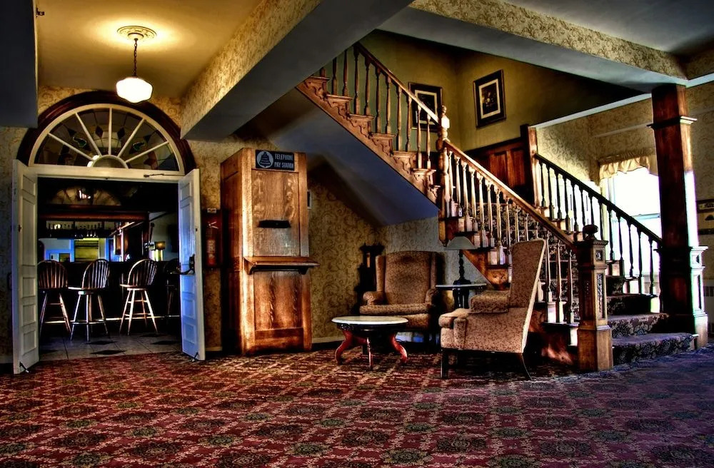 National Hotel