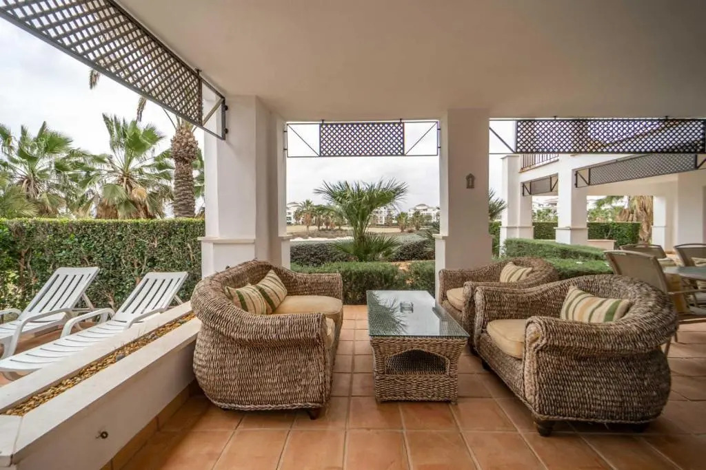Confortable 2 Bedroom Groundfloor Apartment - PA703LT