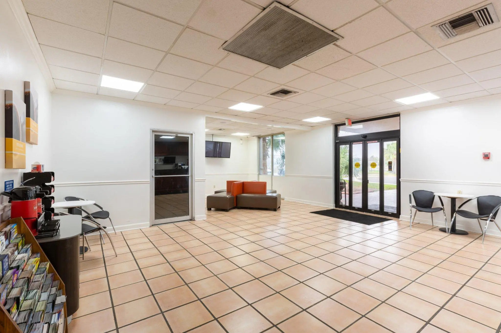 Calloway Inn & Suites
