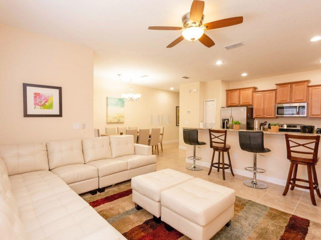 Paradise Palms 8950
