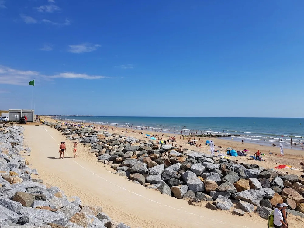 A Very Functional Apartment Only 200 Metres From The Beach!