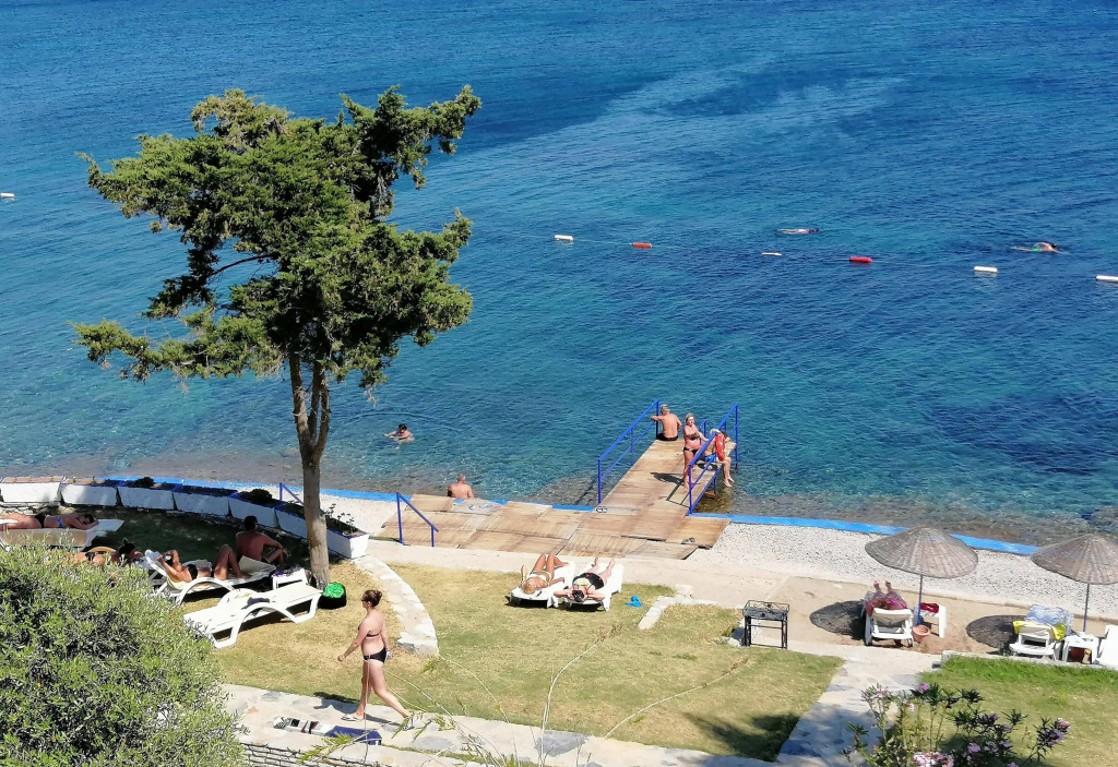 Chronos Beach Hotel