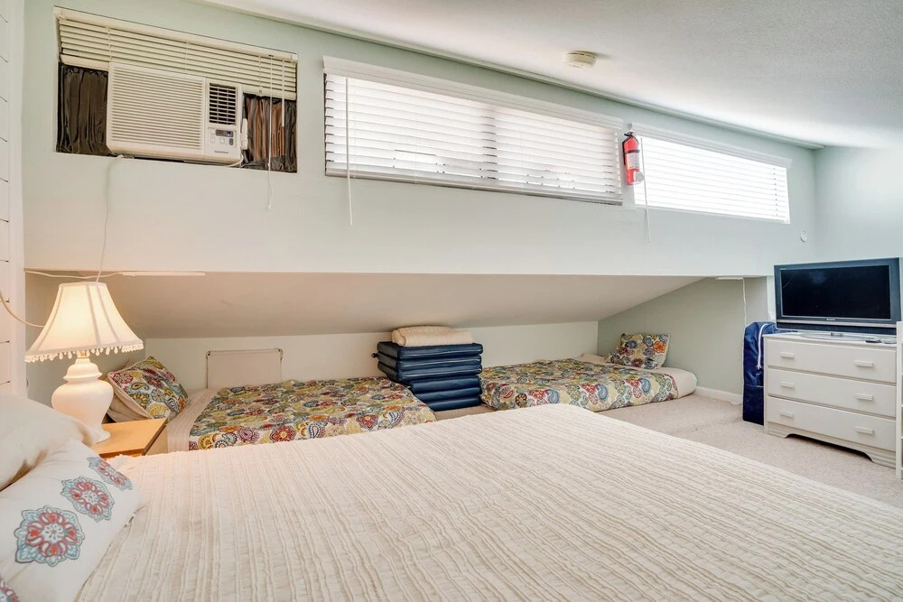 Lovely Crescent Bar Condo w/ Community Amenities!