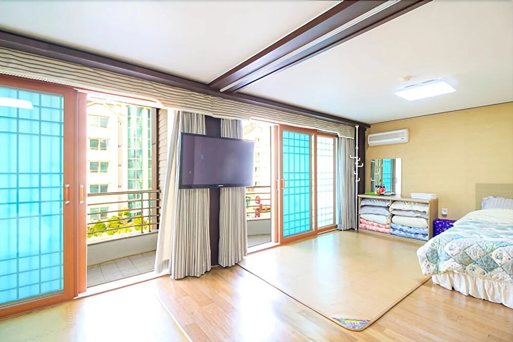 Yangyanghaemajigil Condominium
