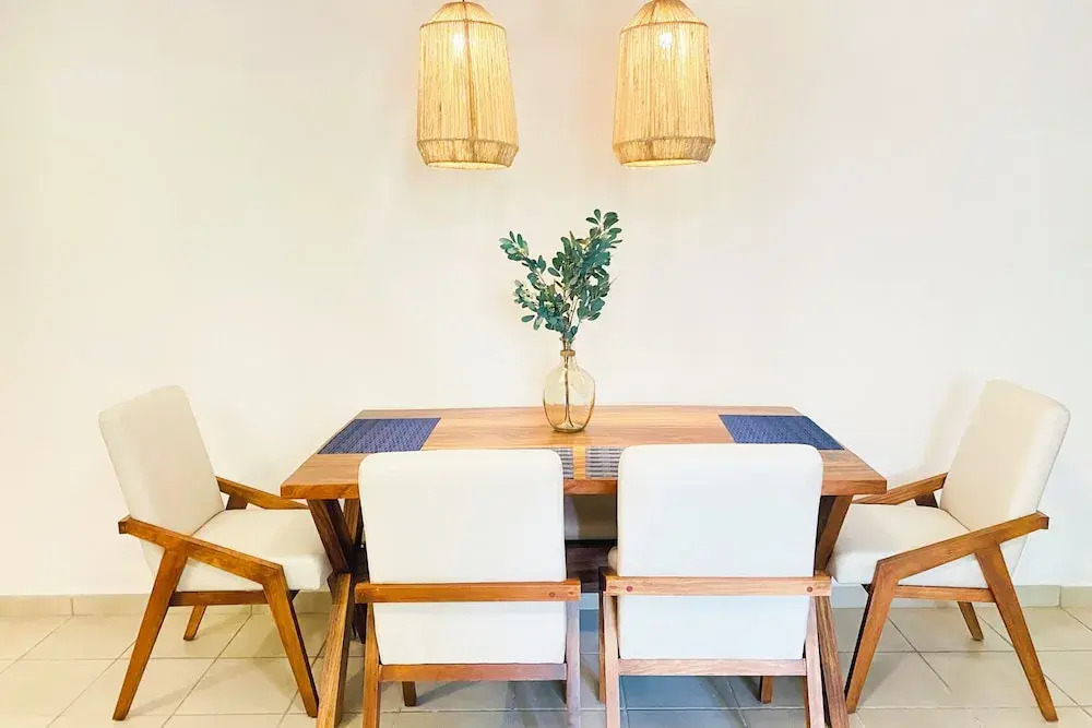 Cozy stay Tropical Vibes near Beach