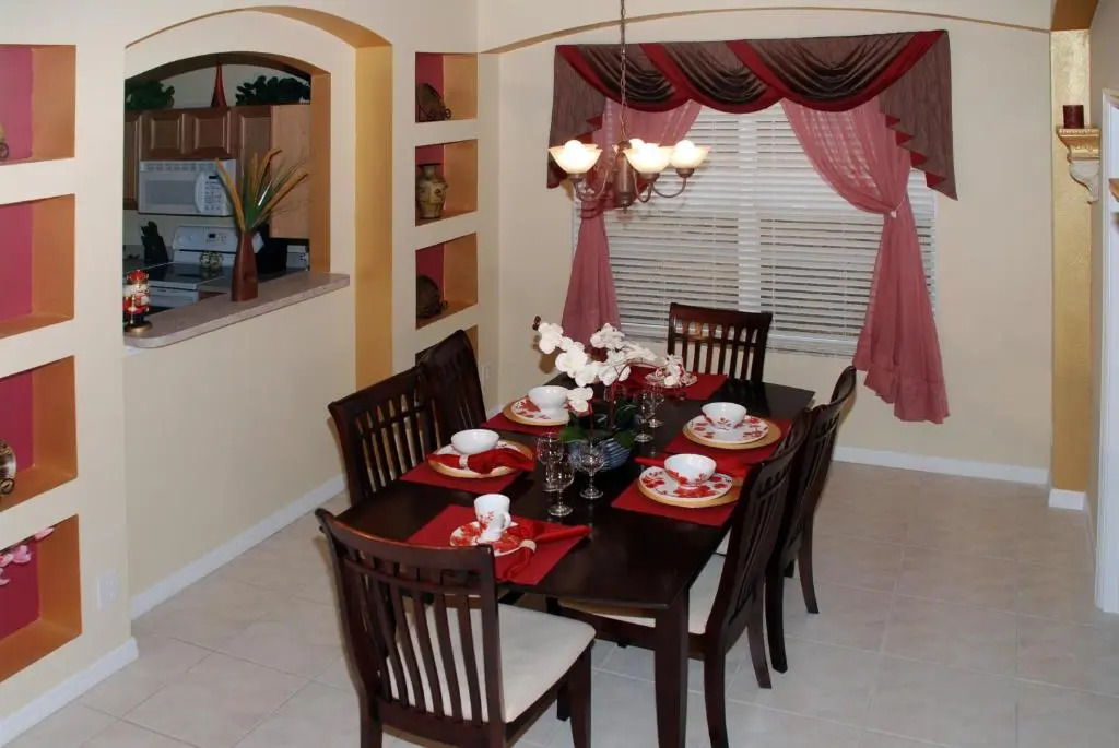 Disney Dreams come true - affordable 7-bdrm house with private pool!