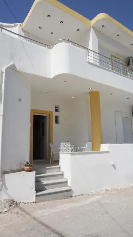 Seafront Apartment Kalamaki
