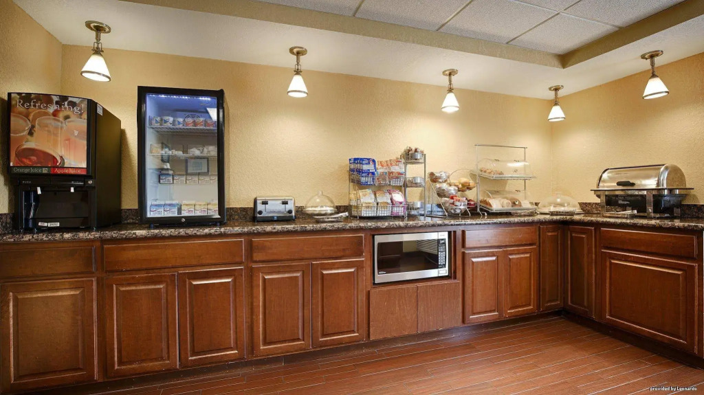 Best Western Plus Parkway Hotel