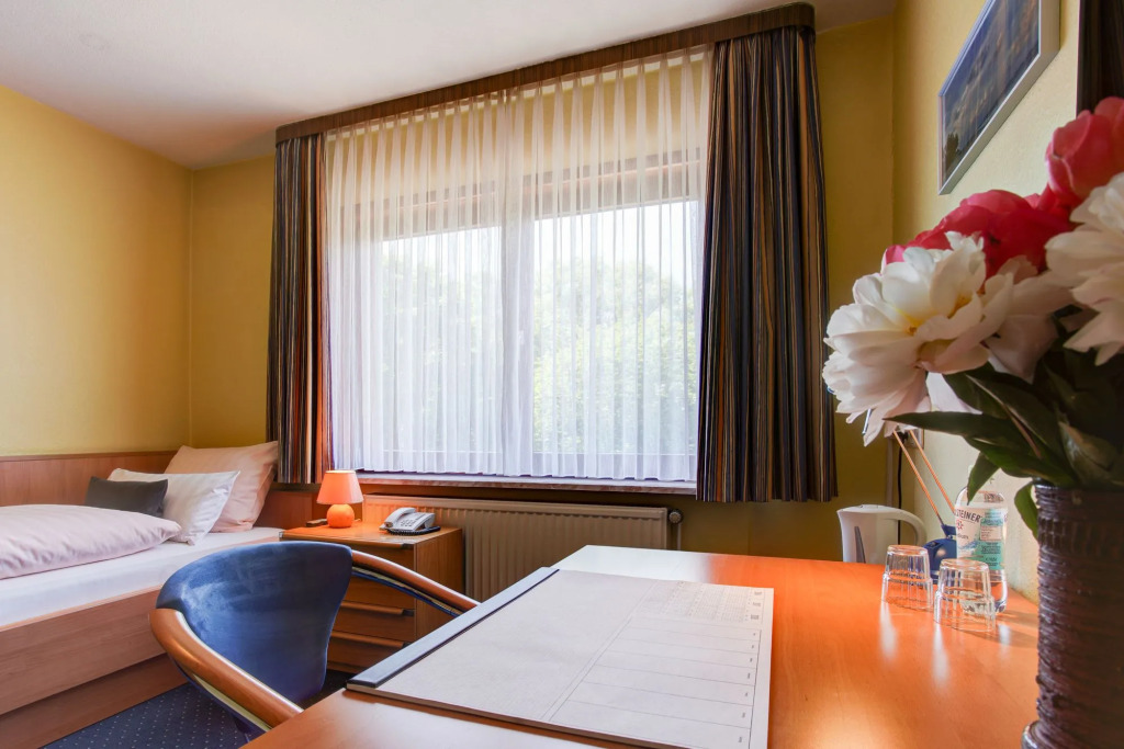 Hotel Elbinsel free parking