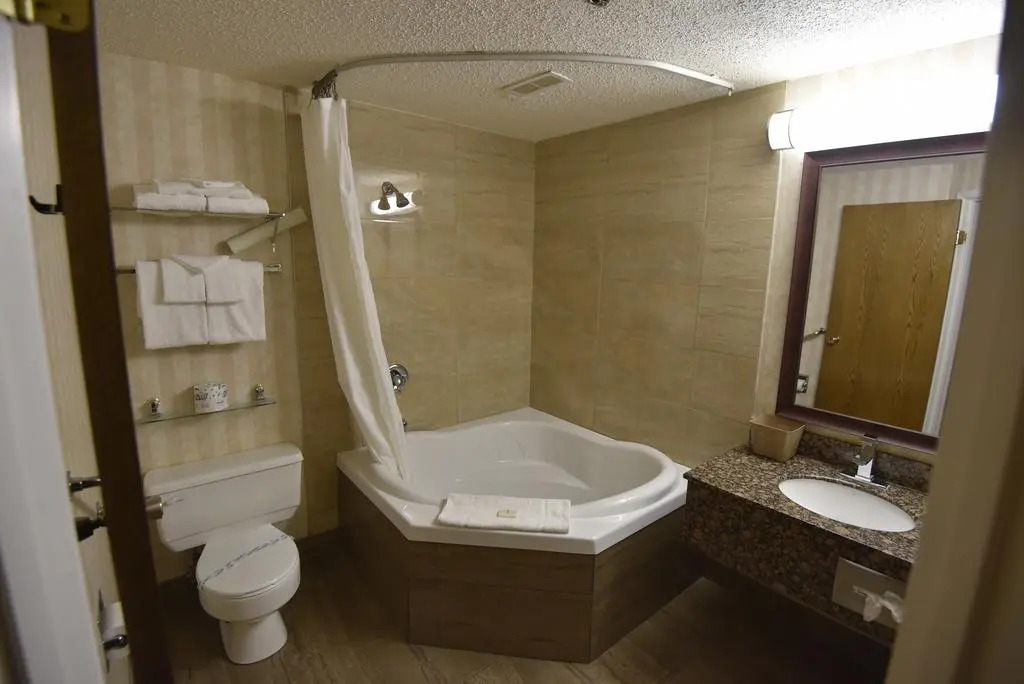 Tropical Inn - North Battleford