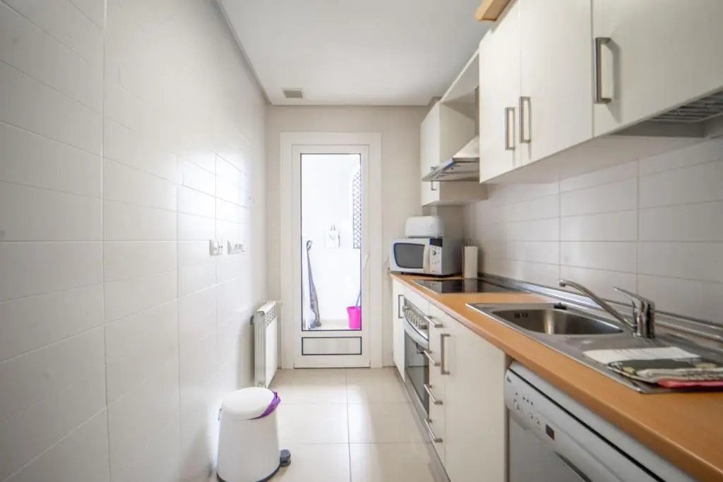 Bright Apartment with Pool Views - BA811