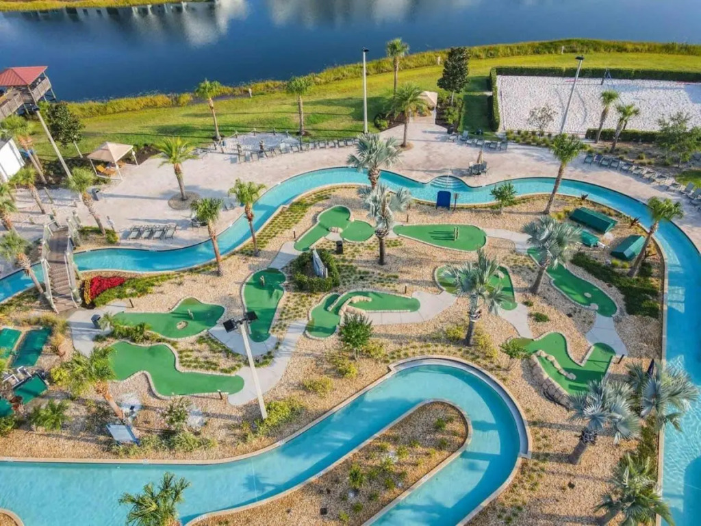 Vivid 2BR condo with free Waterpark at Storey Lake