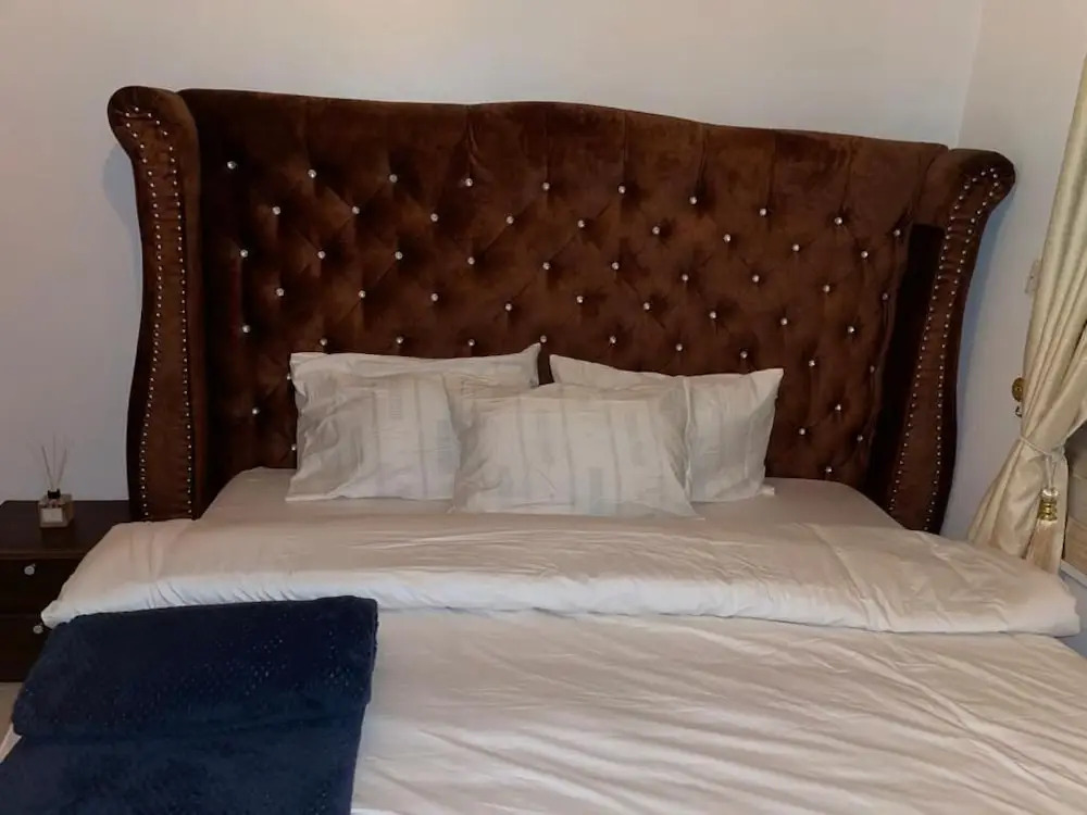 Amazing luxury 2 bedroom apartment VI