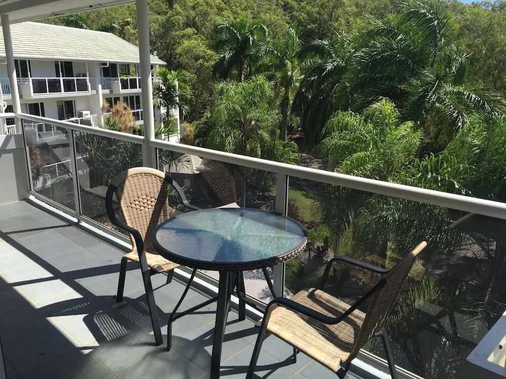 Amokura By The Coral Sea