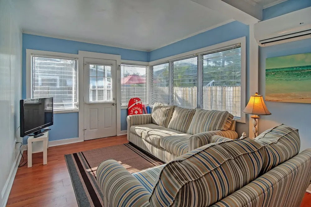 Quiet Cottage < 1/2 Mi to Gulf Coast & Boardwalk!