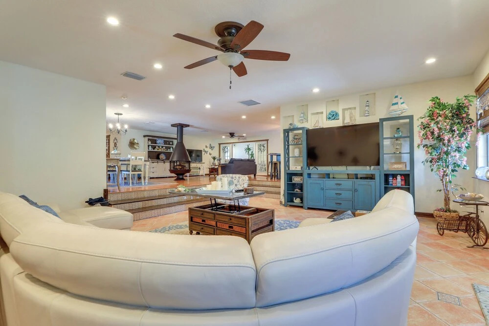 ‘Villa Giulia’ Home w/ Outdoor Oasis in Sarasota