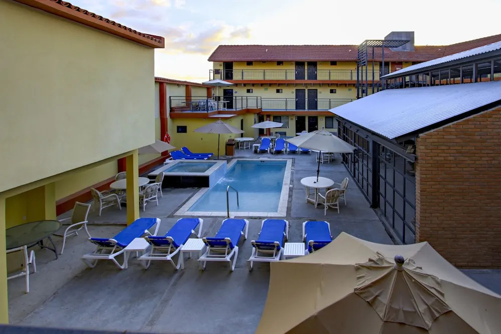 La Pinta Hotel