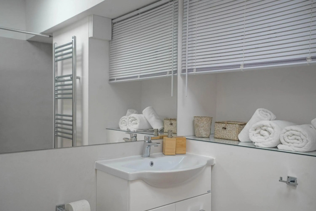 Lovely studio in Likavitos Hill