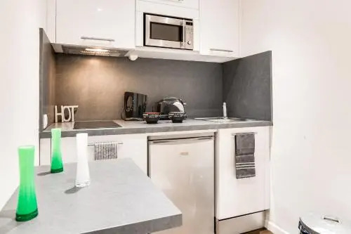 1 BR nice apt mezzanine-Cannes near the Palais des Festivals - by IMMOGROOM